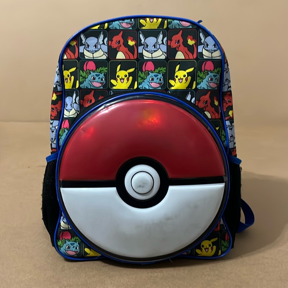Pokéball Backpack ⬇️ - Picture 2 of 11